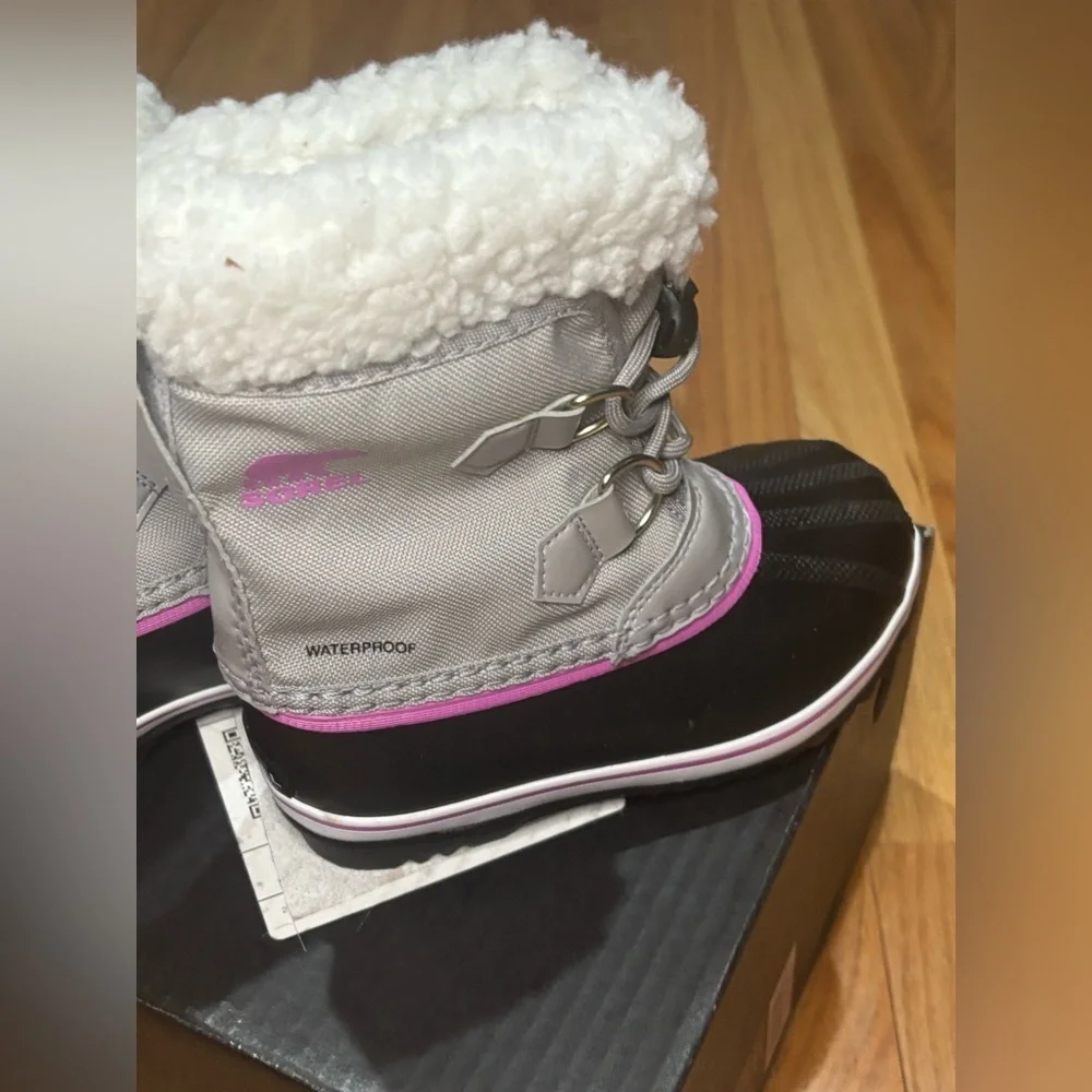 Sorel CHILDREN'S YOOT PAC™ NYLON BOOT Gray/Pink Little Kids Size 11